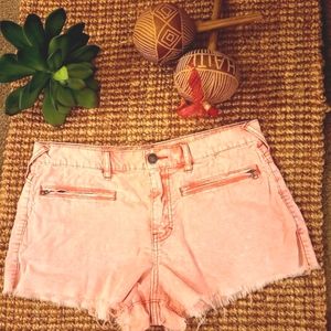 Sz 30 Free People Light Wash 🍑 Peach Cutoff Shorts
